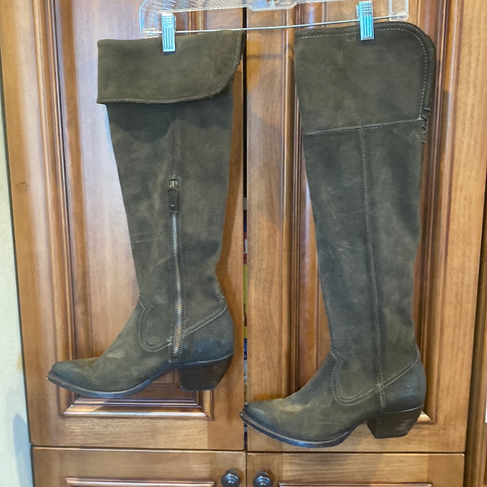 Frye Knee high boots, size 7.5.